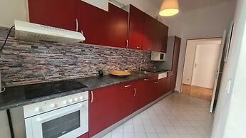 Comfortable 3BR Apartment Belvedere Area