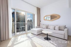 LUX The Marina View Suite 3