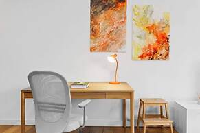 Central Art-filled 2 Beds With Balcony Aircon