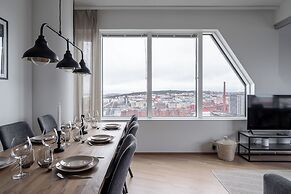 12th Floor Sauna Retreat with Views