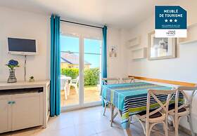 Peaceful Coastal Stay With Access to Pool
