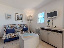 Peaceful Coastal Stay With Access to Pool