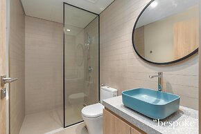 Luxury 2BR in Peninsula One by Bespoke