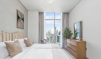 Luxury 2BR in Peninsula One by Bespoke