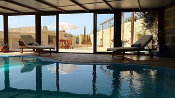 Estate in La Sabina With Private Pool