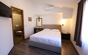 Hotel Republika Berat
