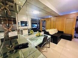 Ritzy Pasay Getaway - Entire Apartment for Rent