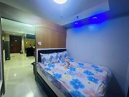 Ritzy Pasay Getaway - Entire Apartment for Rent