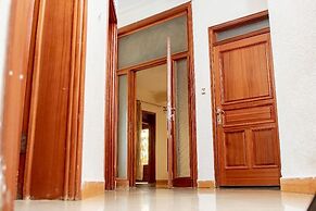 Elegant Villa Apart