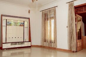 Elegant Villa Apart