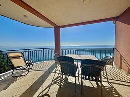 Calma Vista Apartments