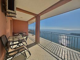 Calma Vista Apartments