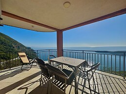 Calma Vista Apartments