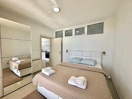Calma Vista Apartments