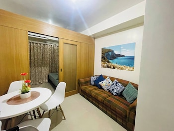 Elegant Pasay City Apartment With Central Heating & Shared Pool
