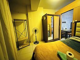 Simple Pasay Getaway - Entire Apartment for Rent