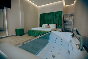 Lumeris lakeview Suites and SPA