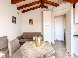 Air-conditioned Penthouse With Terrace and Parking
