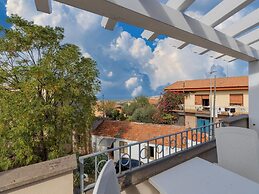 Air-conditioned Penthouse With Terrace and Parking