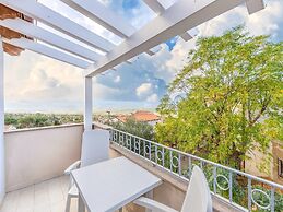 Air-conditioned Penthouse With Terrace and Parking