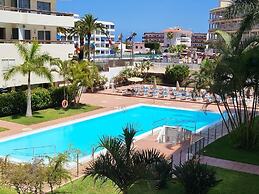 Las Camelias Apartments