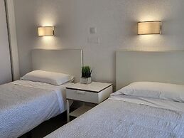 Las Camelias Apartments