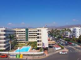 Las Camelias Apartments