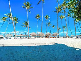 BEACH FUN AND LIFE