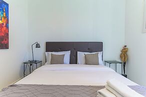GlassHaus Rooftop 2-BR & Pool in Ghazir