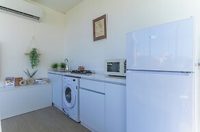 GlassHaus Rooftop 2-BR & Pool in Ghazir