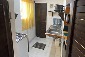 Downtown Studio for 3 w Kitchen