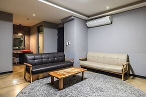 Icheon XYM Hotel
