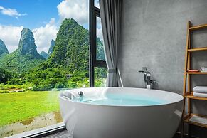 Yangshuo 1Q84 Tree Hotel