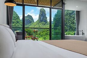 Yangshuo 1Q84 Tree Hotel