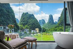 Yangshuo 1Q84 Tree Hotel