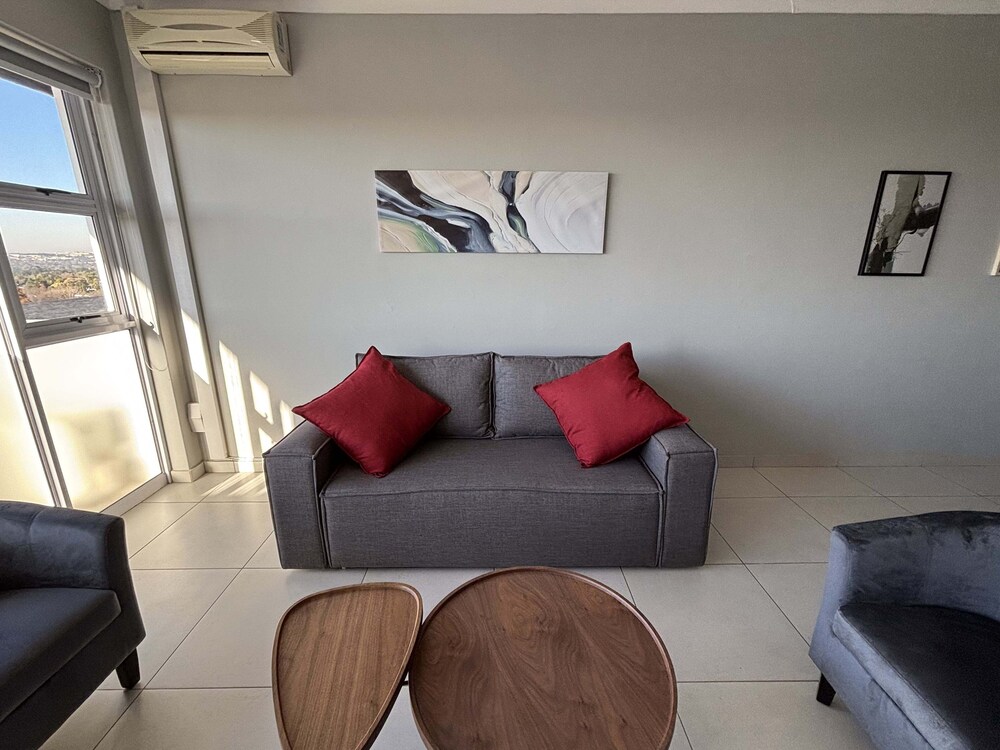 Glenhazel Square Apartments