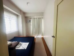 Spacious Central Davao City Getaway - Spacious Apartment With Shared P
