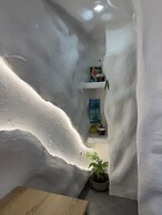 Ilio Boutique Swim Up Rooms