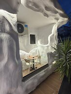 Ilio Boutique Swim Up Rooms