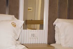 Ilio Boutique Swim Up Rooms