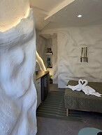 Ilio Boutique Swim Up Rooms