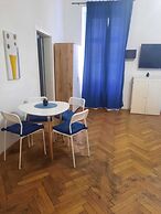 Modern 2BR Apartment Well Connected
