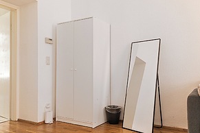 Beautiful 2BR Apartment Near Rennweg