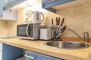 Beautiful 2BR Apartment Near Rennweg