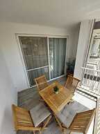 Modern 3BR Apt With Large Balcony