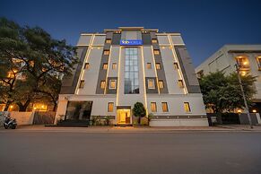 Fabhotel Pushpa Grand