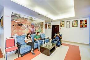 Fabhotel Pushpa Grand