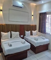 Fabhotel Ripon Palace