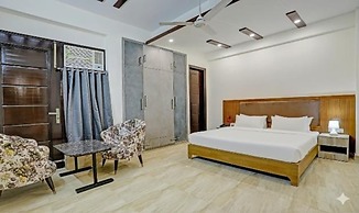 Fabhotel Royale 19