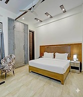 Fabhotel Royale 19